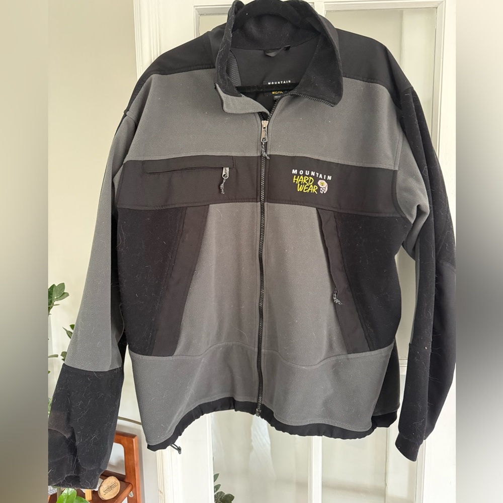 Mountain Hardwear Two-Tone Jacket in Black and Gray